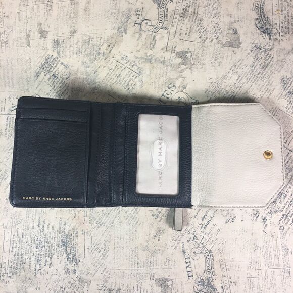 Marc by Marc Jacobs  trifold leather wallet - Picture 7 of 10